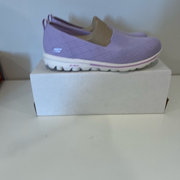 NWT Sketchers Lilac 11 Wide - Picture 2 of 4